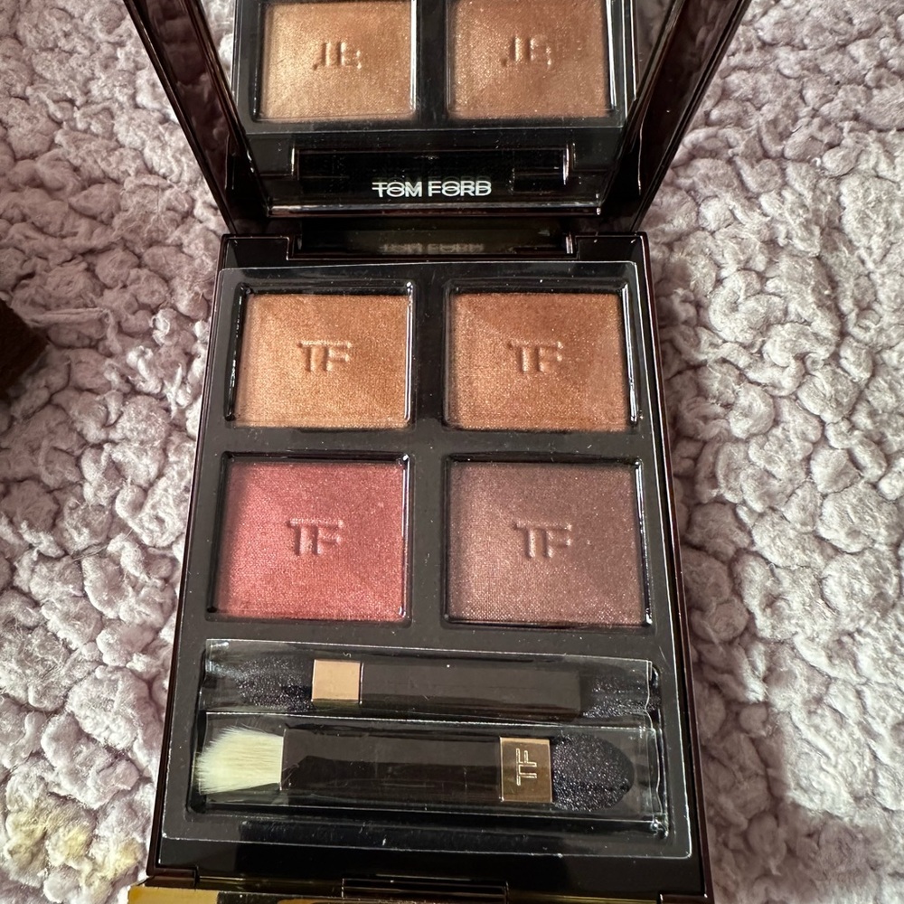 🧚🏽Tom Ford Eyeshadow in Rich Brown - Picture 4 of 4